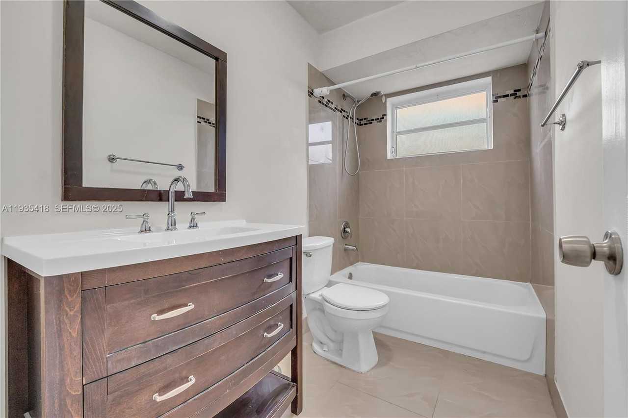 8400 Nw 25th St #8400 - Photo 6 of 14