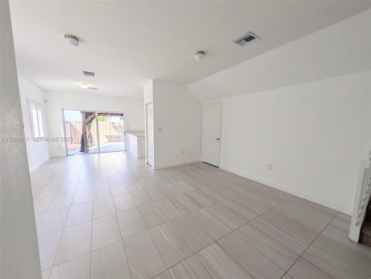 1238 Nw 4th Ln #1238 - Photo 3 of 12