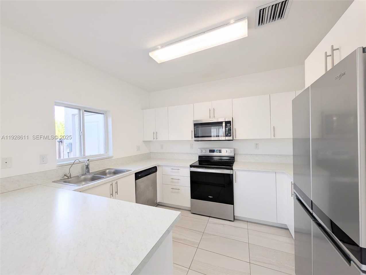 1238 Nw 4th Ln #1238 - Photo 5 of 12