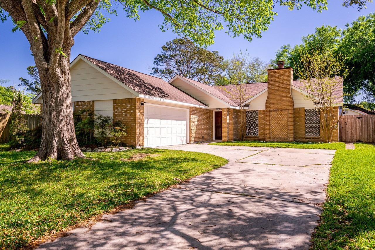 412 Meadowpoint Dr #412 - Photo 3 of 32