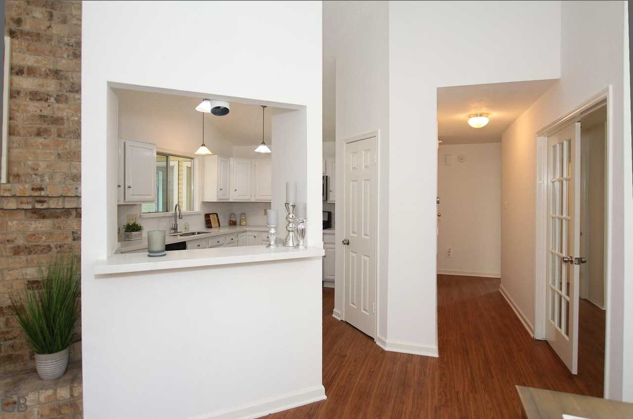 2002 Creekshire Dr #2002 - Photo 7 of 27