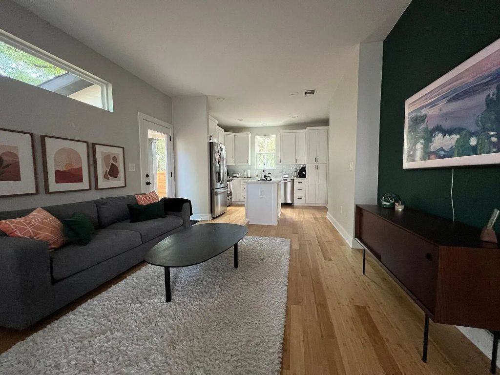 5711 Tura Ln #5711B - Photo 3 of 9