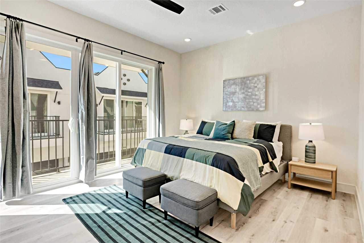 5908 Saint Augustine St #5908F - Photo 5 of 30