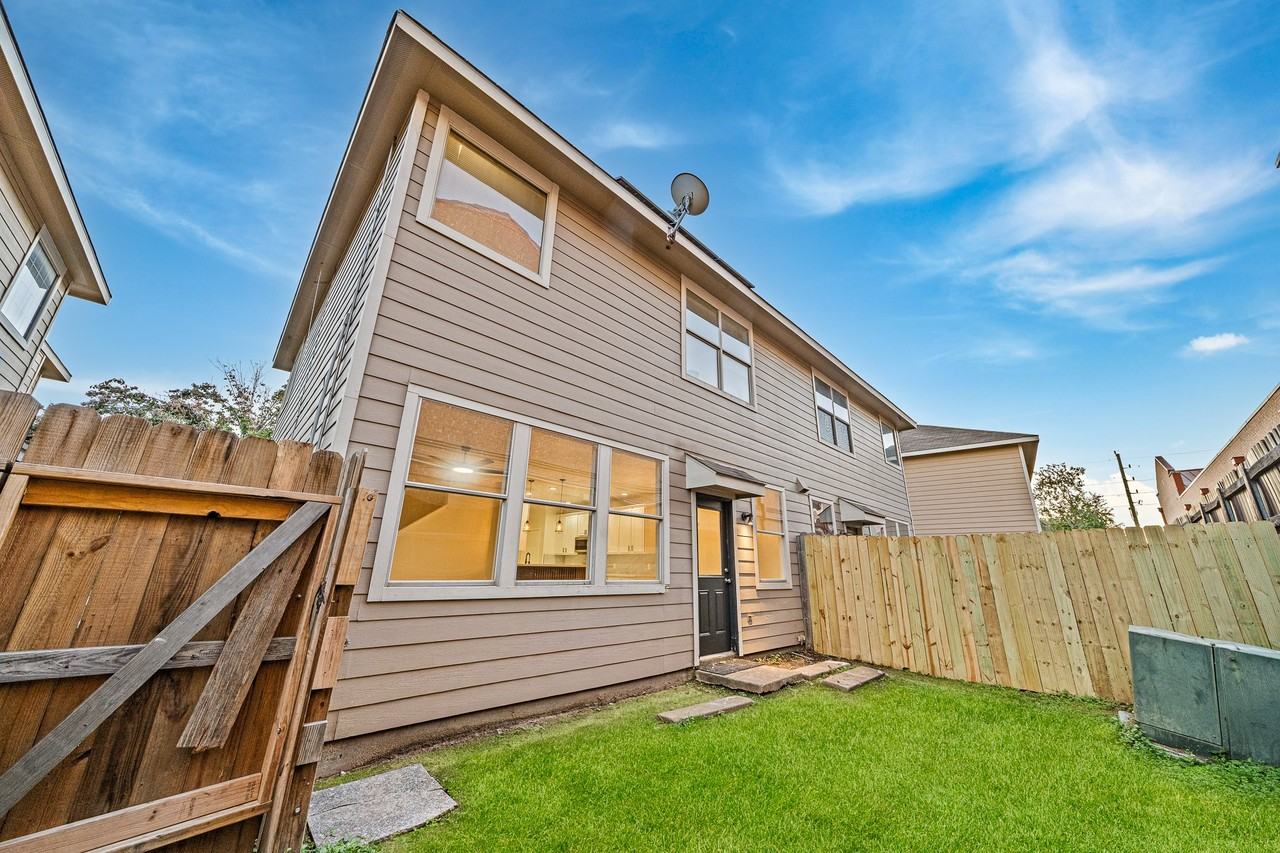 16118 Market Garden Ln #16118 - Photo 2 of 45