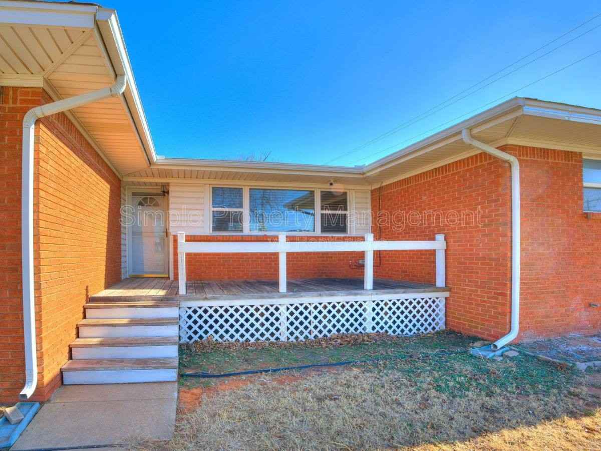 611 Garth Brooks Blvd - Photo 2 of 10