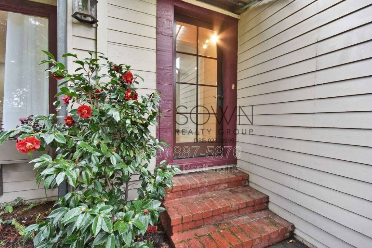 386 Cerrito Ave - Photo 2 of 10