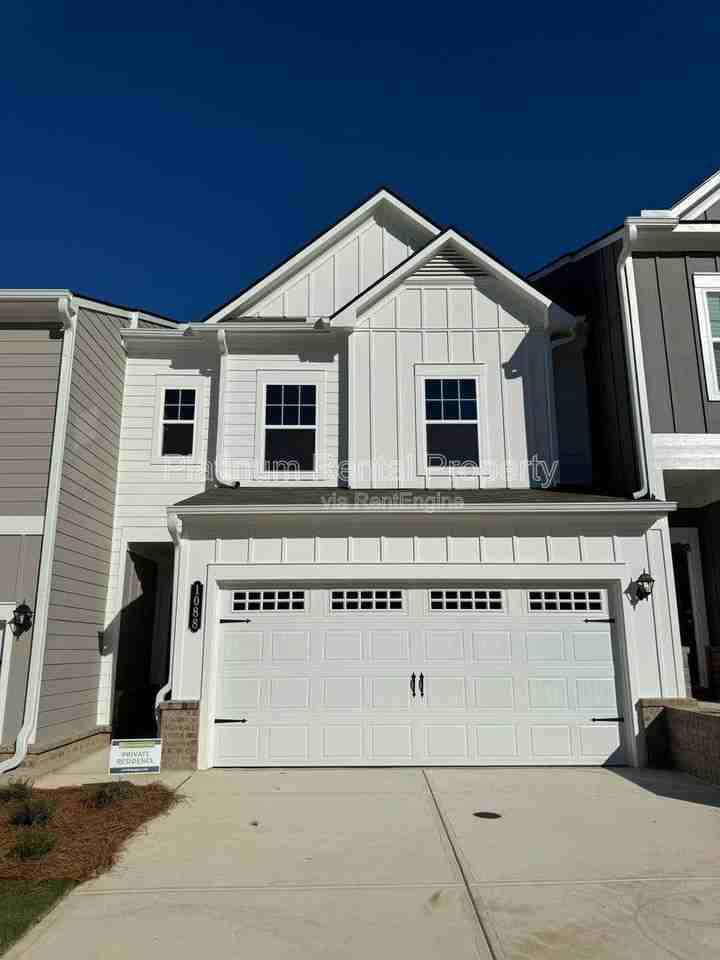 1088 Chastain Dr - Photo 2 of 10