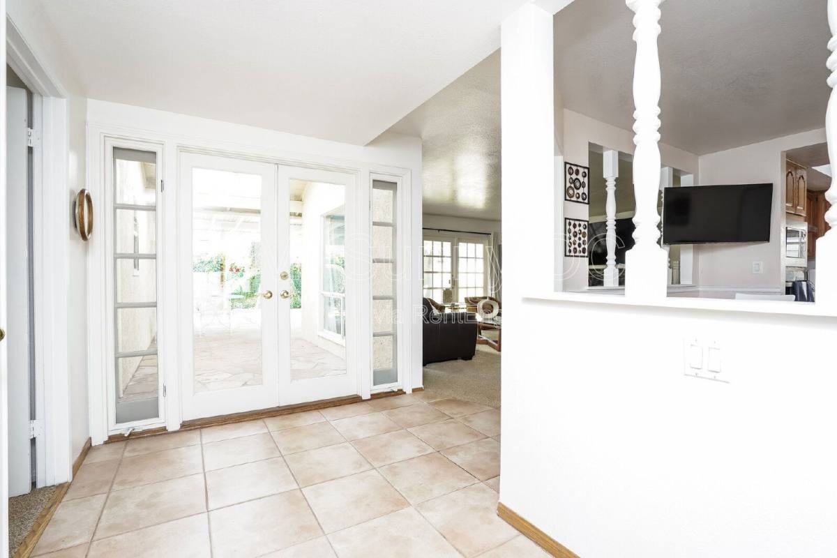 9379 Esther St - Photo 2 of 10