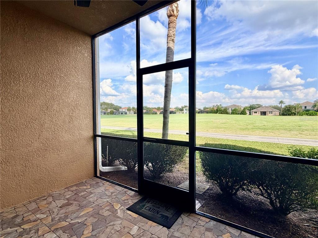 819 Fairwaycove Ln #819-102 - Photo 3 of 50