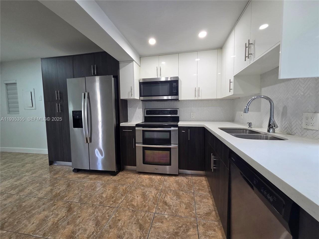 6240 Sw 21st St #6240-6240 - Photo 2 of 21