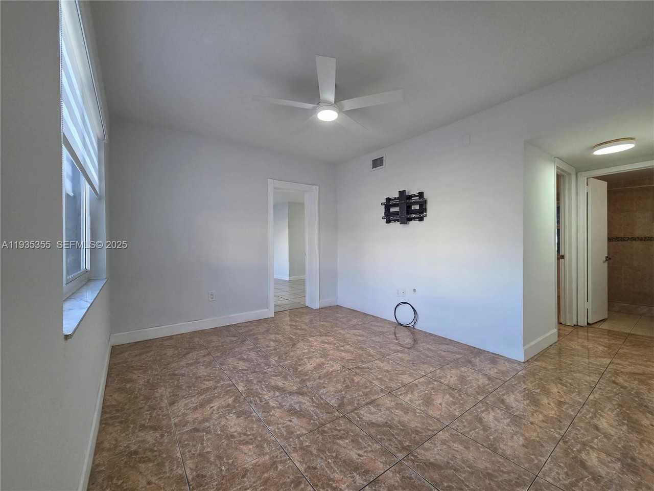 6240 Sw 21st St #6240-6240 - Photo 4 of 21