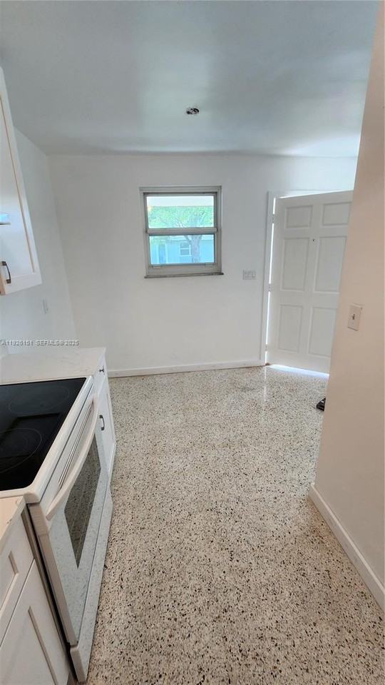 E Dania Beach Blvd #4555-1 - Photo 6 of 15