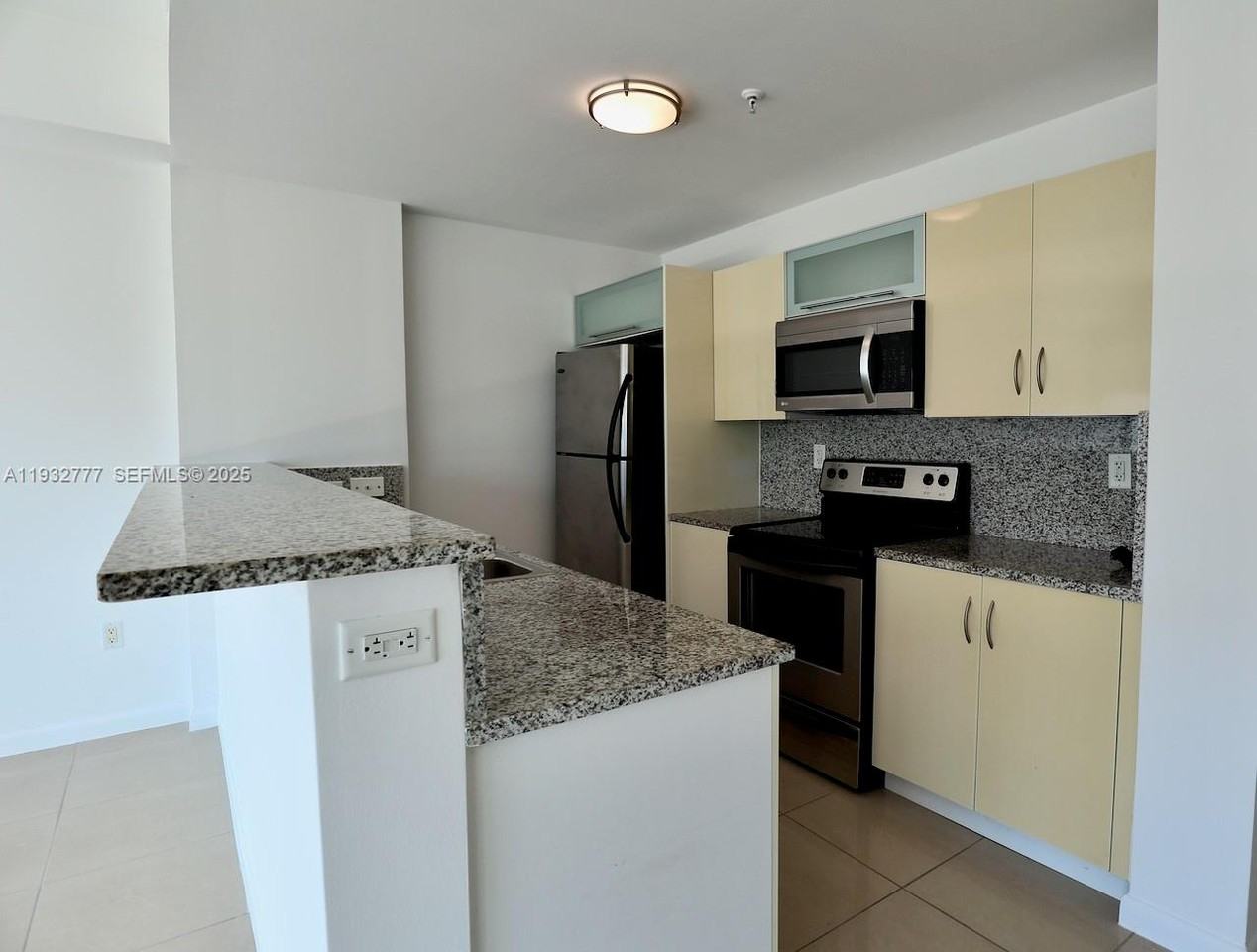 2694 Inagua Ave #2694PH3 - Photo 7 of 28