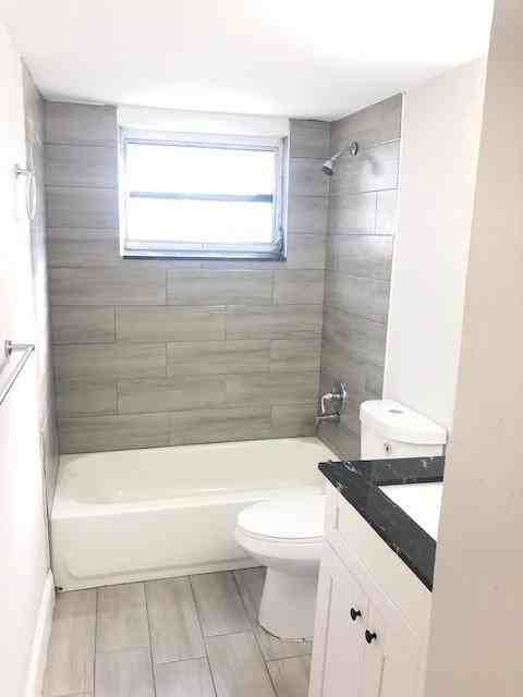 5317 Nw 18th St #53172B - Photo 3 of 9