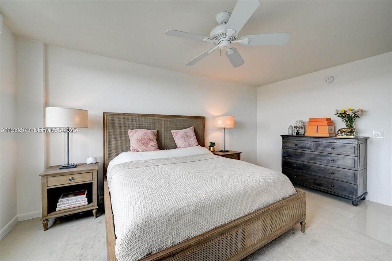 5600 Collins Ave #56009M - Photo 3 of 26