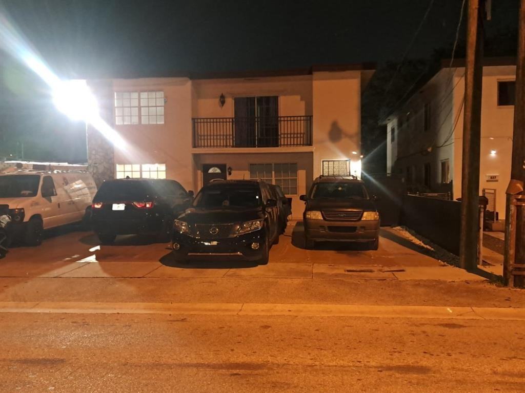 827 Se 12th St #827 - Photo 4 of 12