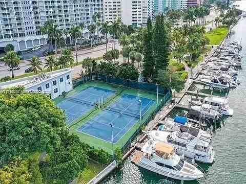 5401 Collins Ave #5401-612 - Photo 2 of 20