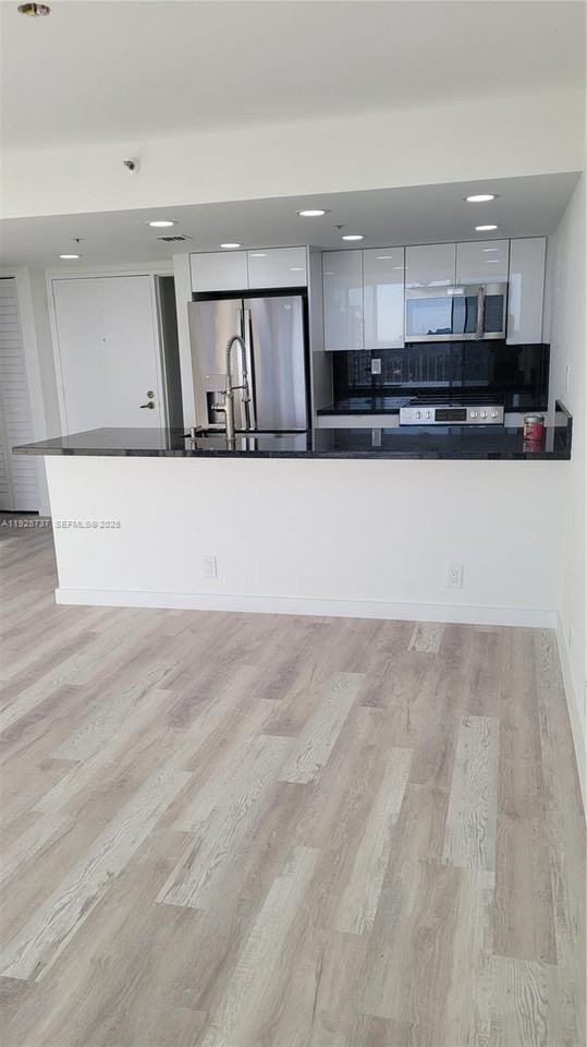 7601 E Treasure Dr #7601-2103 - Photo 5 of 46