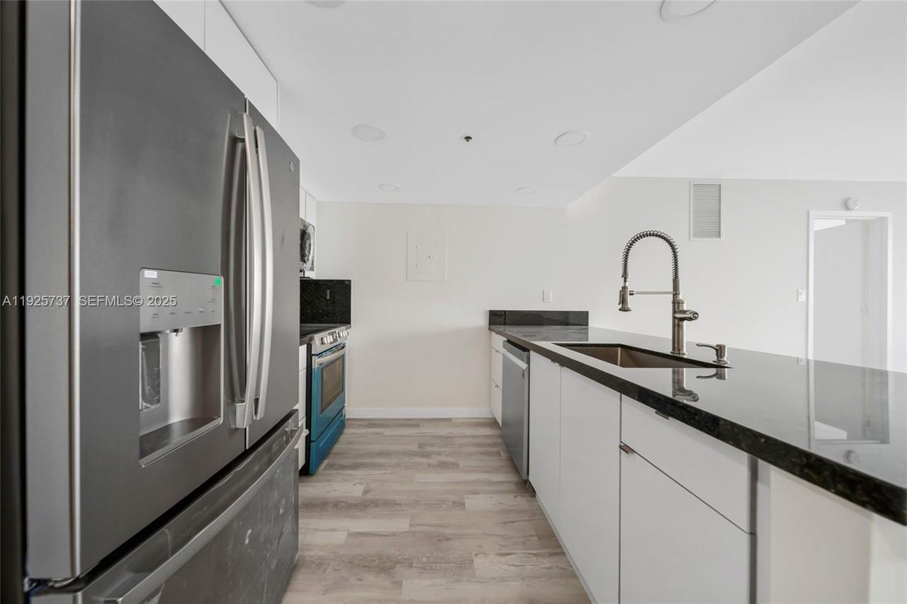 7601 E Treasure Dr #7601-2103 - Photo 6 of 46