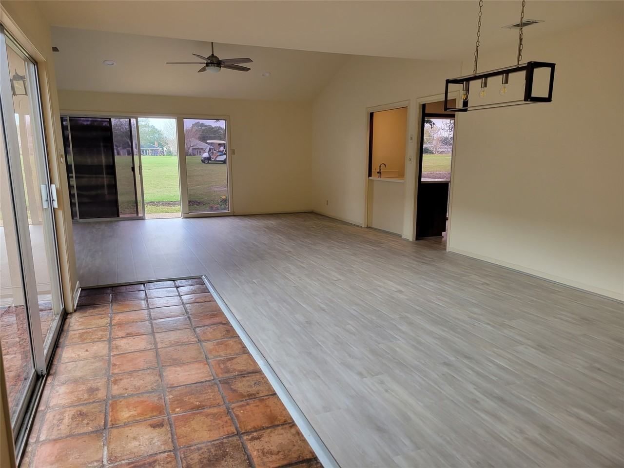 406 Fox Briar Ln #406 - Photo 4 of 20