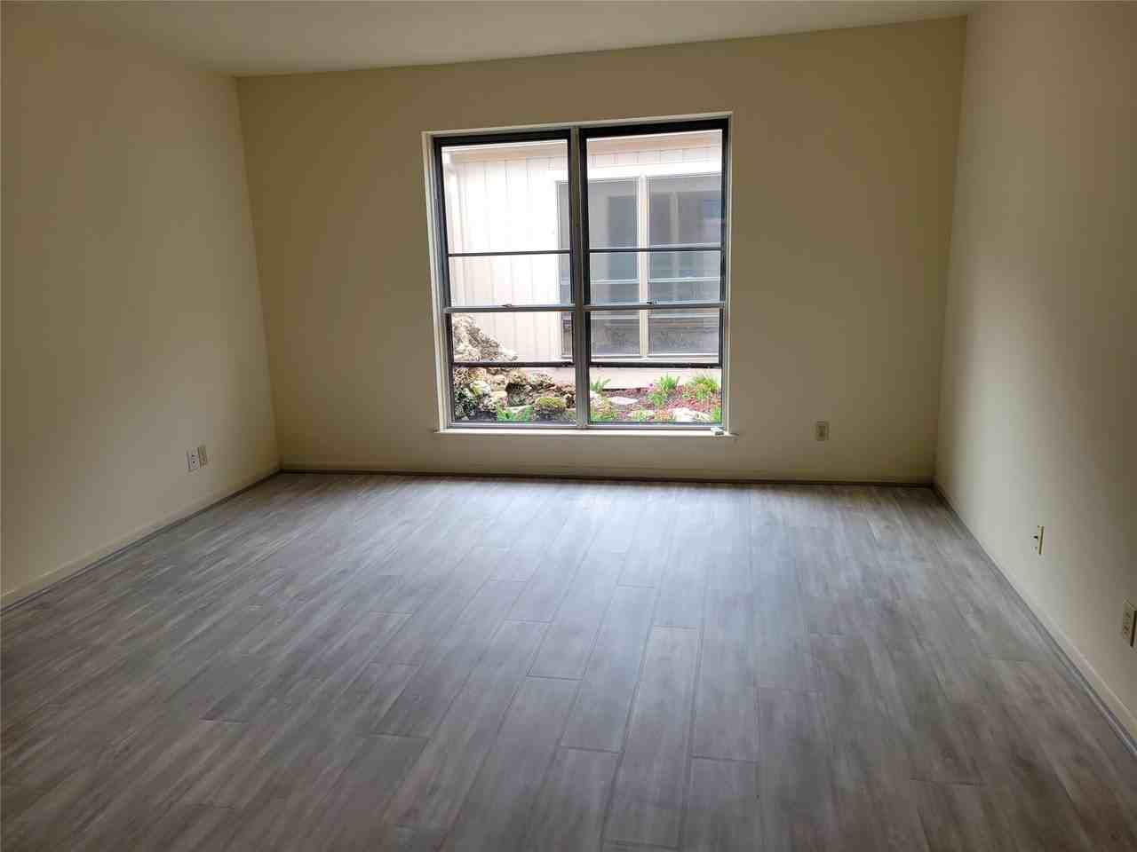 406 Fox Briar Ln #406 - Photo 5 of 20