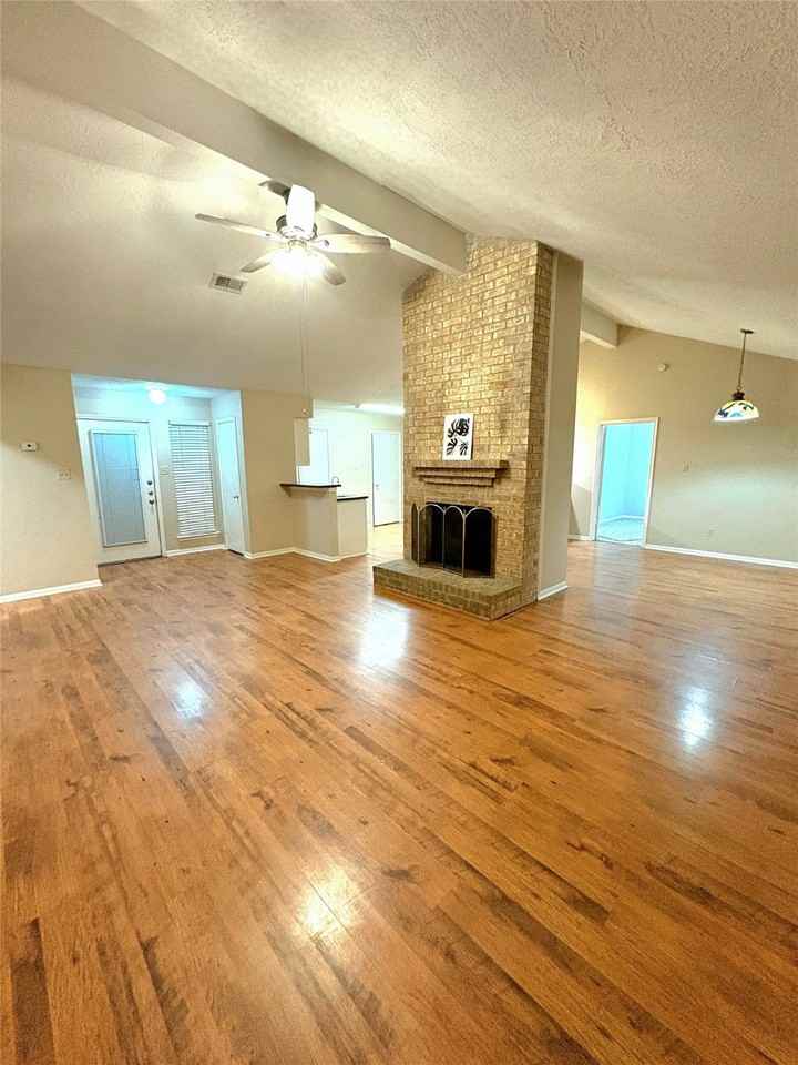 1014 Stoneleigh Ct #1014 - Photo 6 of 25