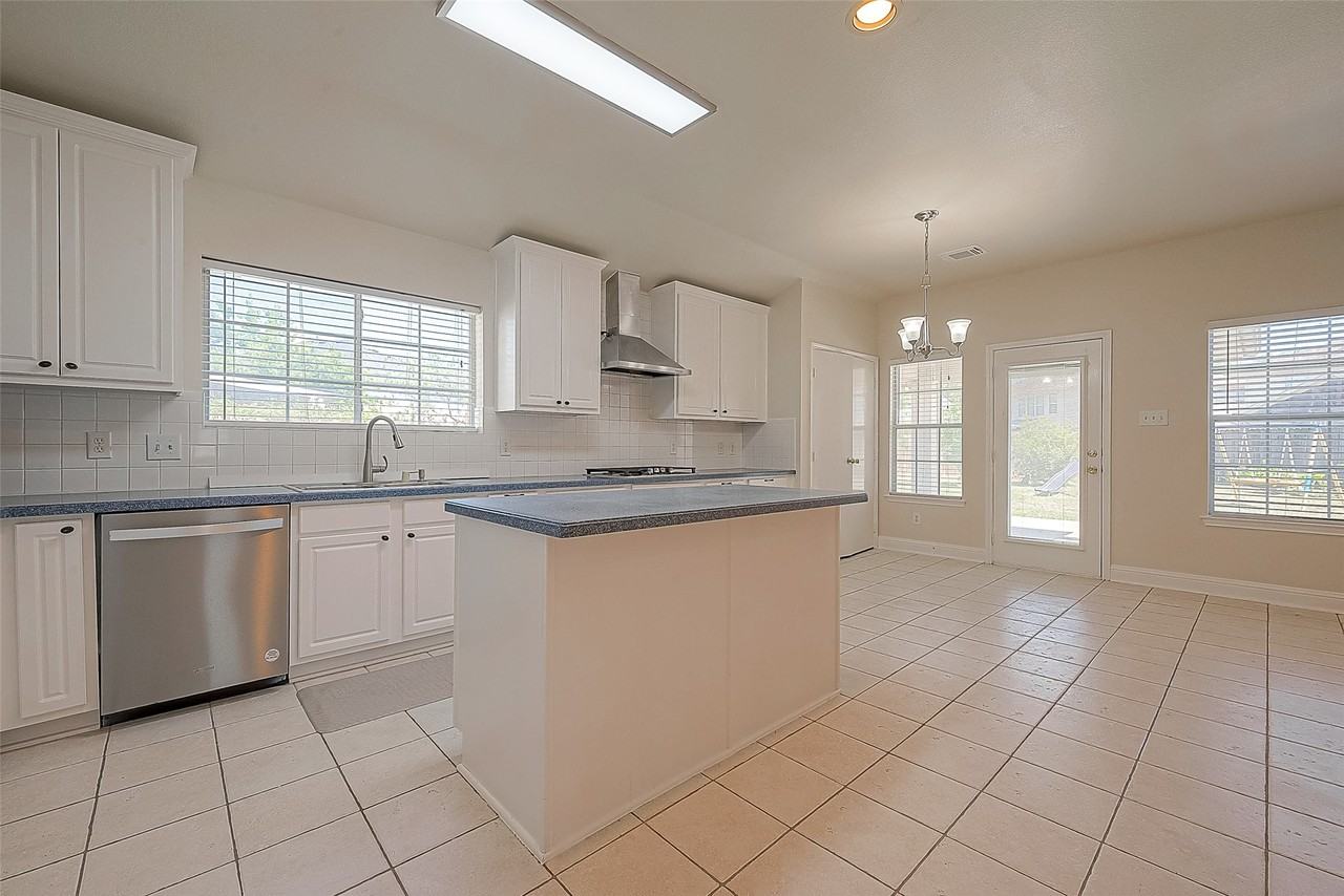 9407 Dora Meadows Dr #9407 - Photo 6 of 49