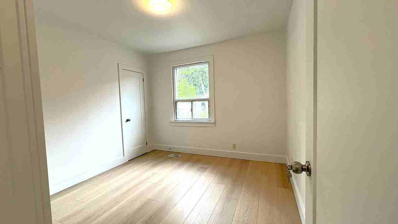 979 Danforth Rd - Photo 7 of 27