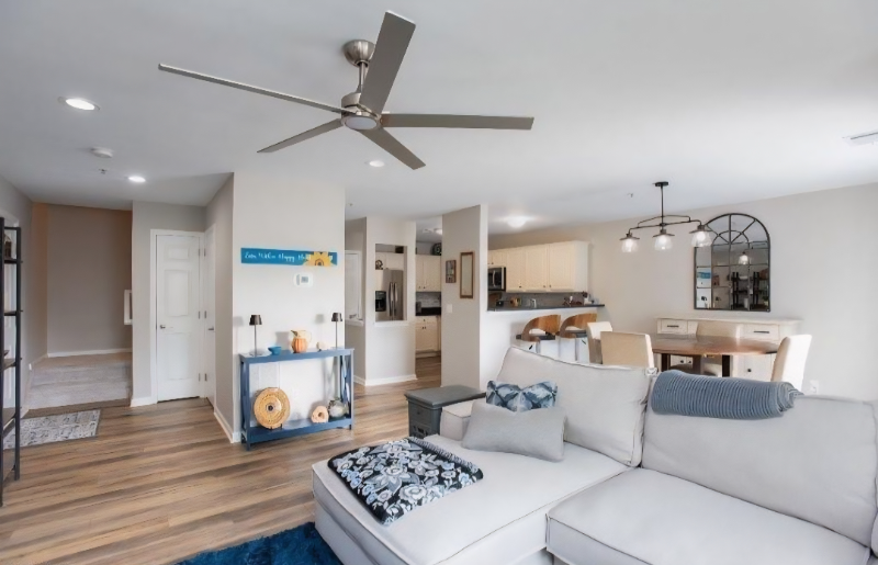 1092 Shadowlawn Dr - Photo 4 of 24