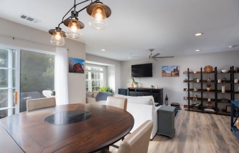 1092 Shadowlawn Dr - Photo 7 of 24