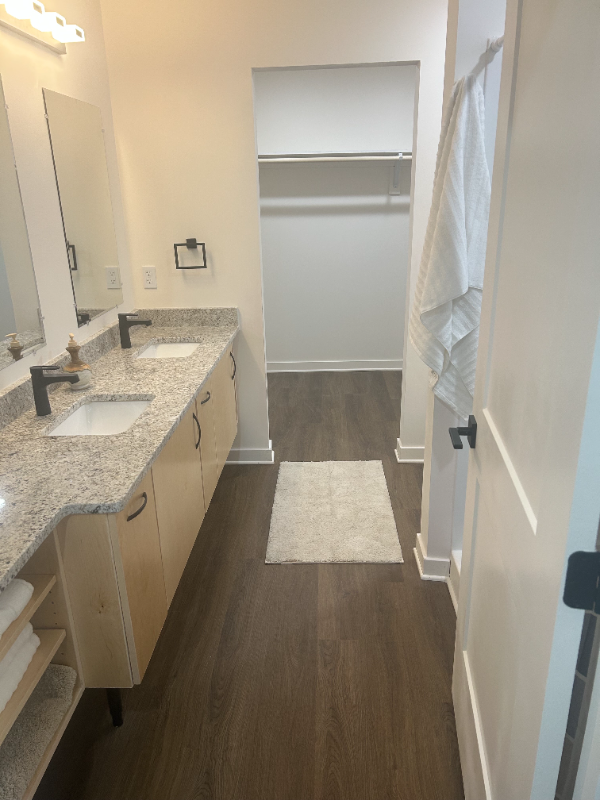 144 N Coolwell Rd - Photo 5 of 15