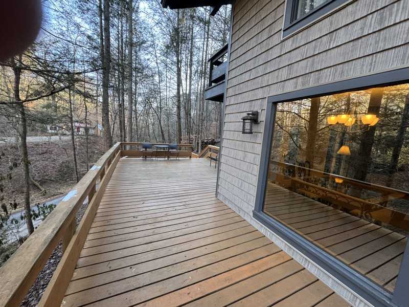 247 Bruce Rd - Photo 2 of 19