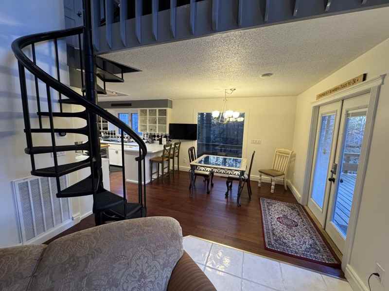 247 Bruce Rd - Photo 7 of 19