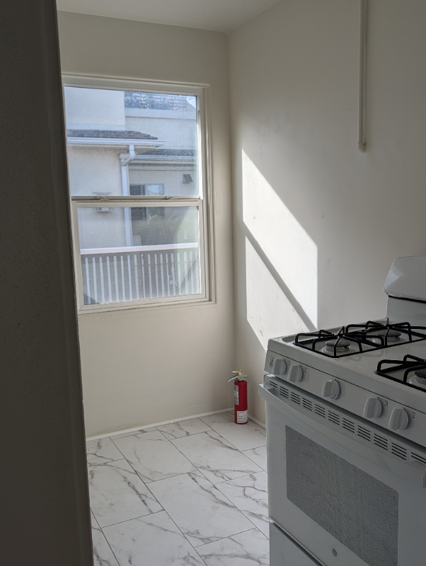 1127 Grand Ave #2 - Photo 3 of 9