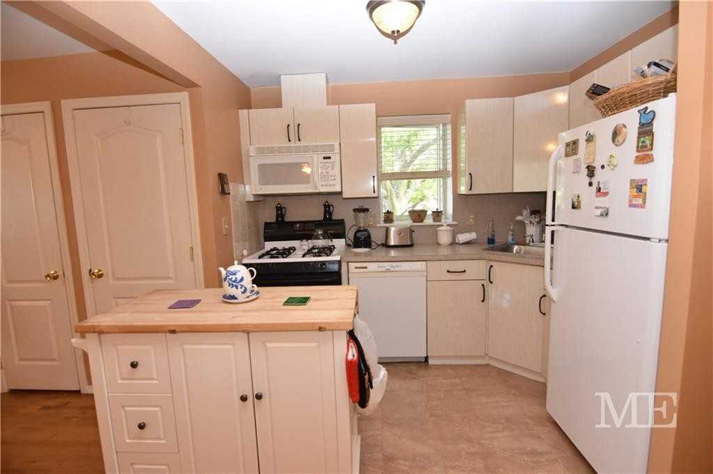 2301 Gerritsen Ave #2G - Photo 7 of 11