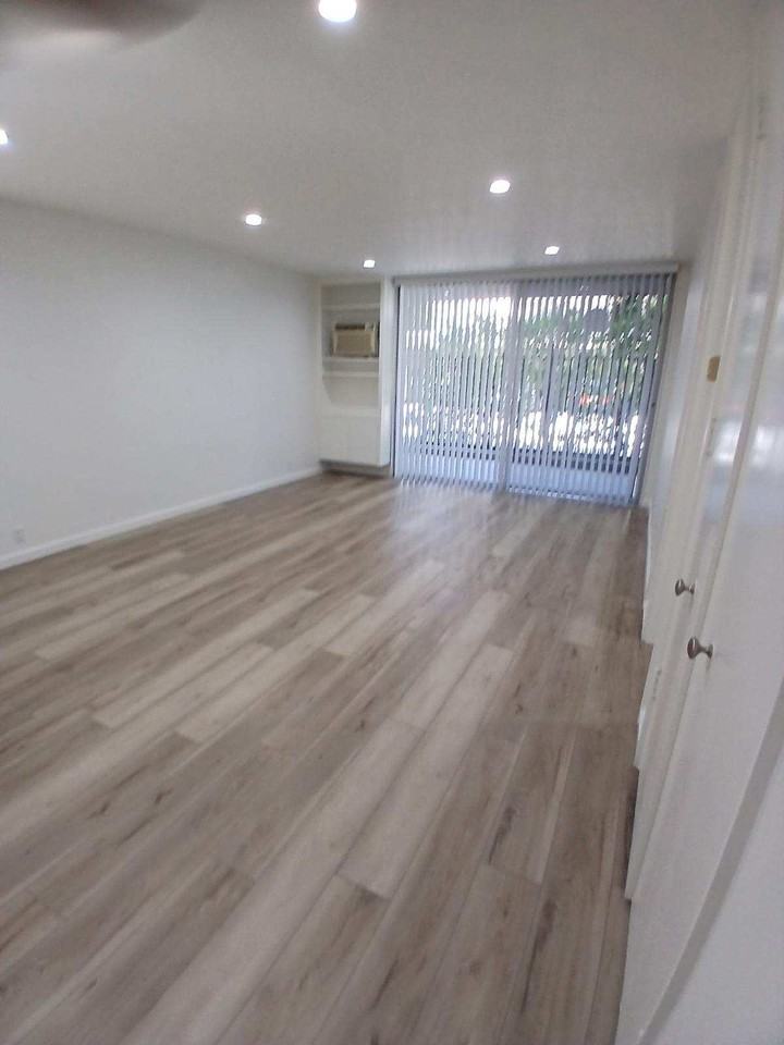 533 S Hudson Ave #4 - Photo 4 of 18