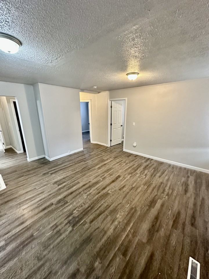 947 E Augusta Ave #NA - Photo 2 of 23