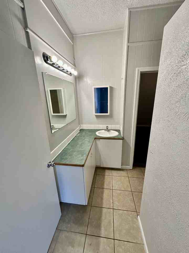 947 E Augusta Ave #NA - Photo 6 of 23