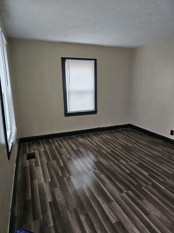 1612 S 31st St #NA - Photo 4 of 21