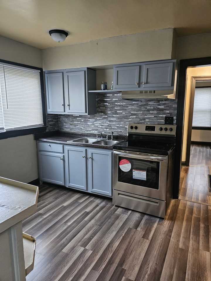 1612 S 31st St #NA - Photo 5 of 21