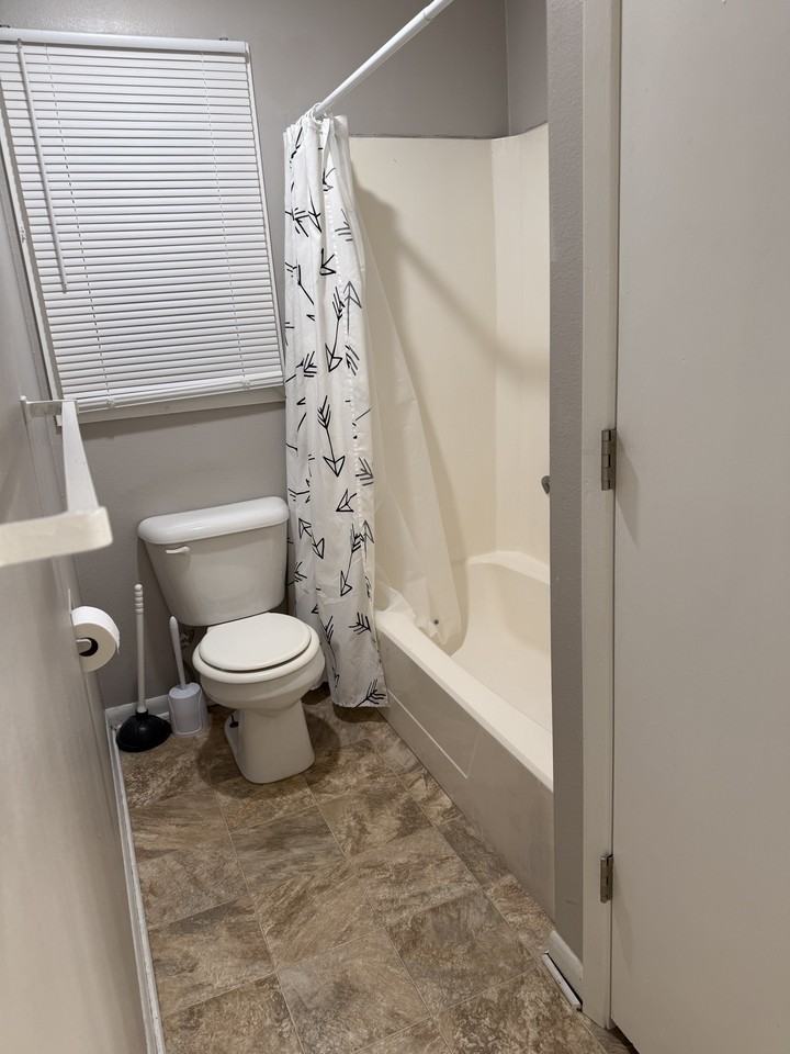 209 Washington Ave #2 - Photo 3 of 6