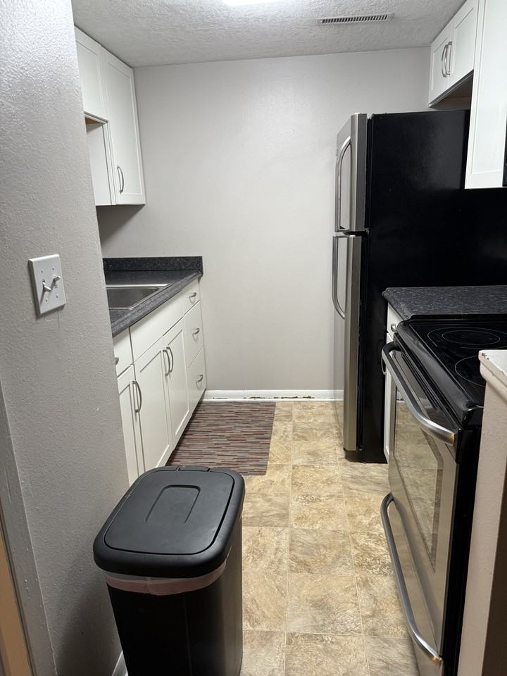 209 Washington Ave #2 - Photo 4 of 6