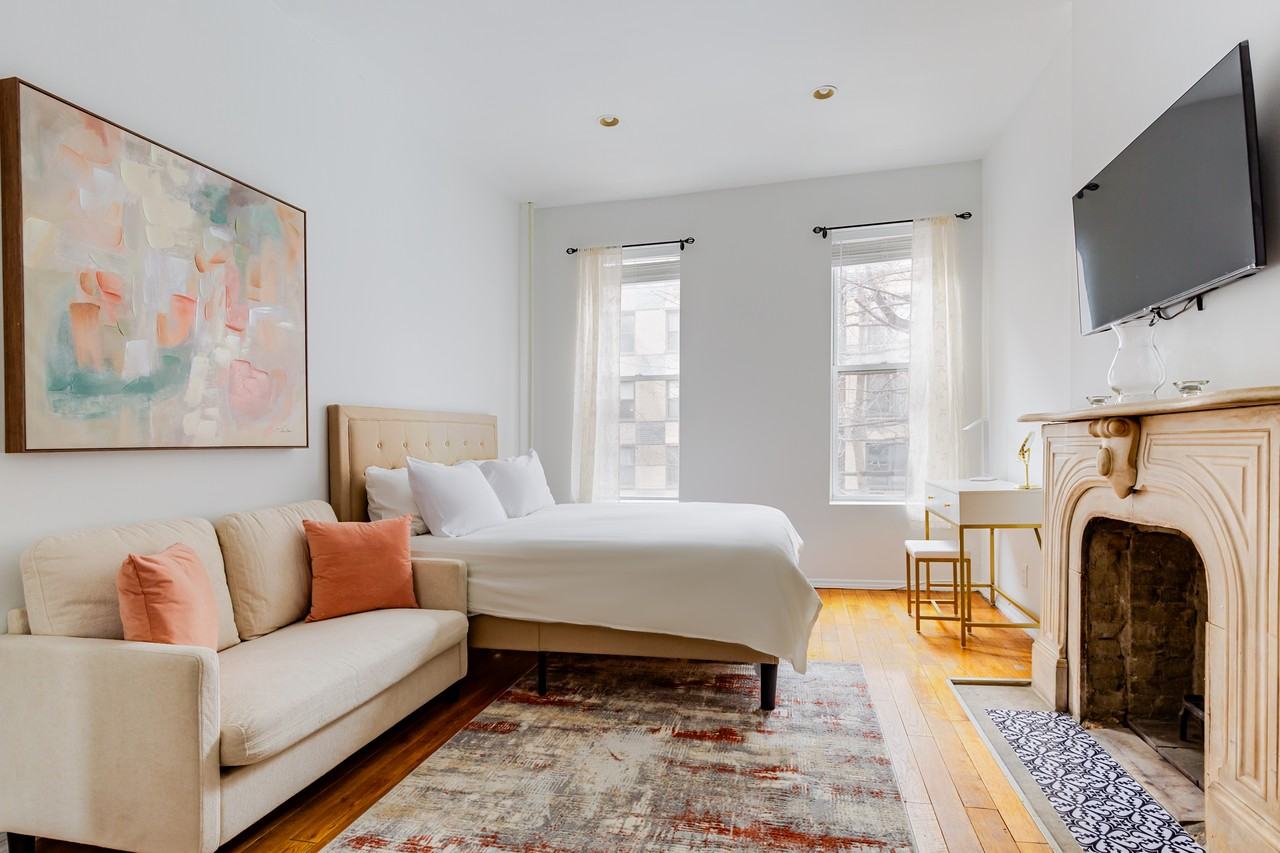 221 E 26th St #2B - Photo 7 of 15