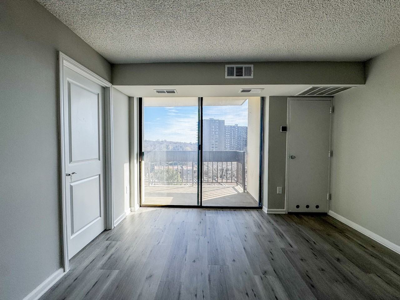 5300 Holmes Run Pkwy #709 - Photo 6 of 50