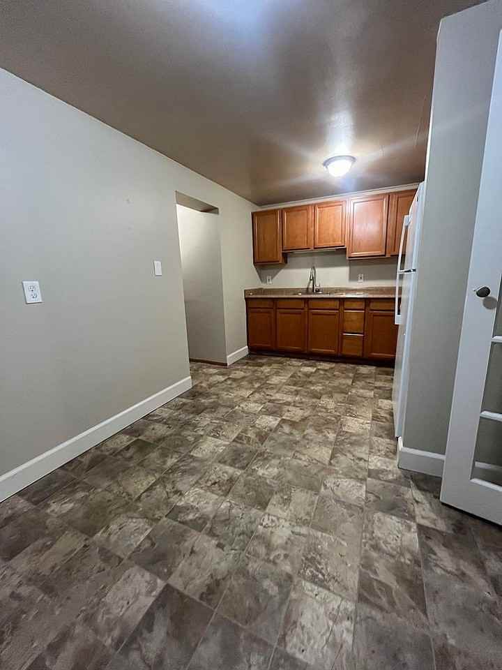 11988 20088 9th Ave Ne #NA - Photo 5 of 11