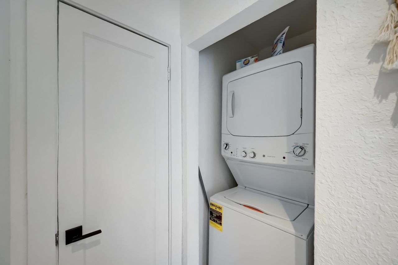 1502 Ne 12th St #2 - Photo 7 of 18