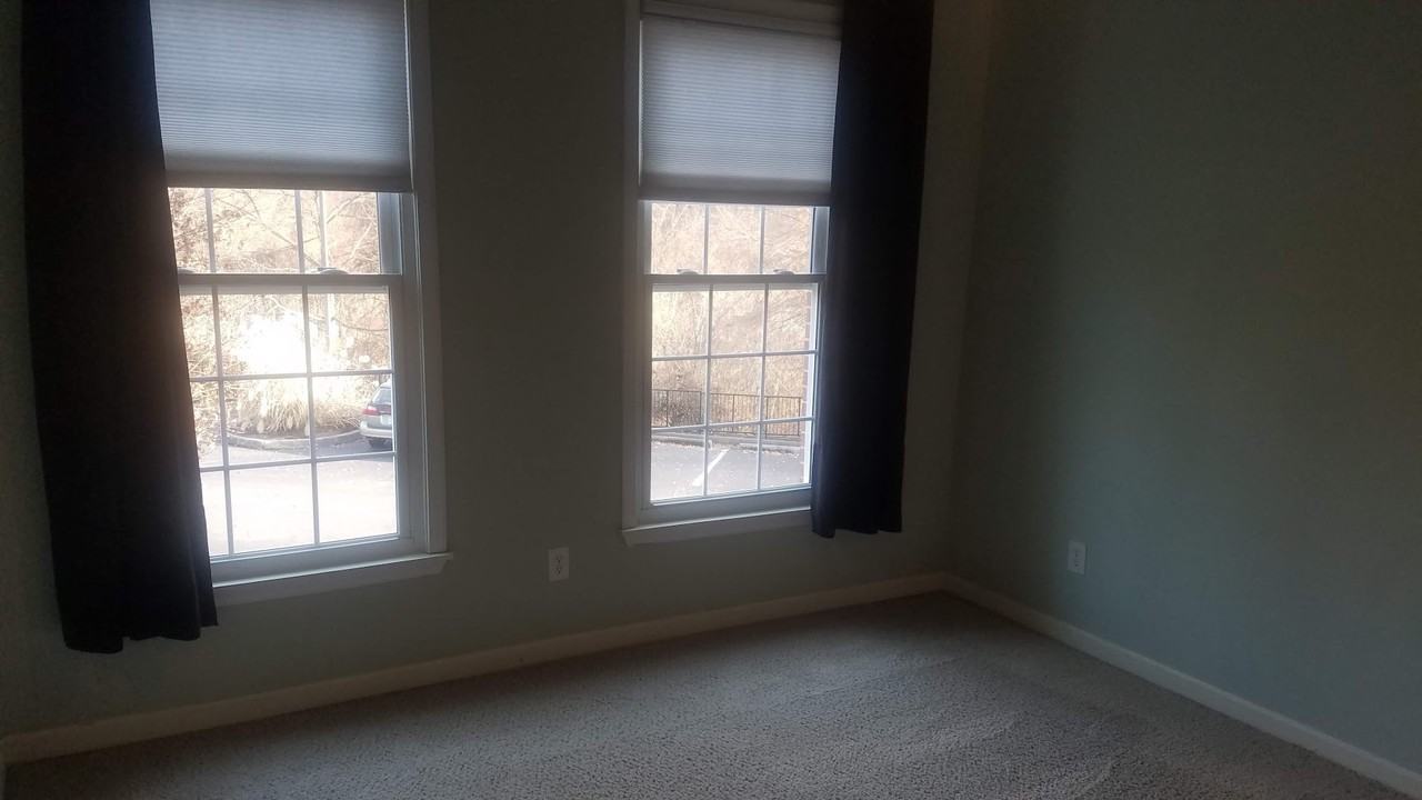 290 Riverbend Dr #2B - Photo 6 of 21