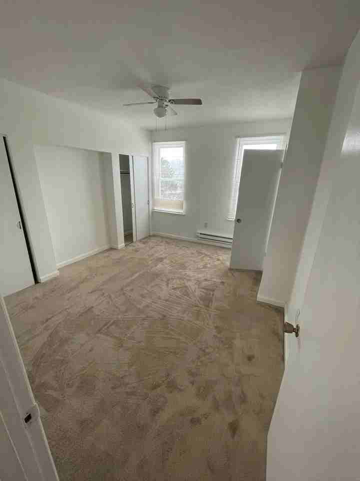 125 Lakewood Ave #4 - Photo 6 of 13
