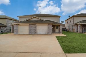 featured image of 809 E College St #1