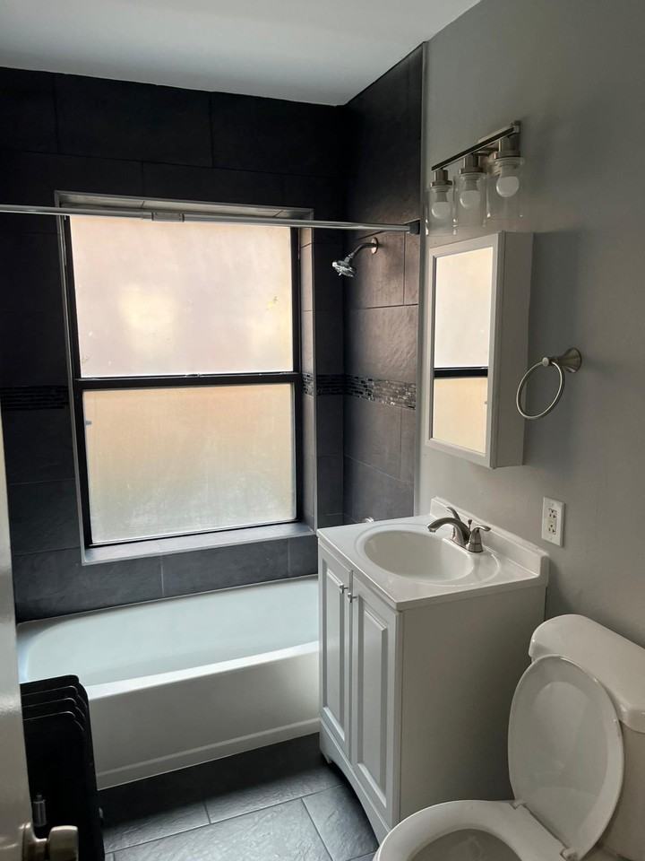 4500 South Drexel Boulevard - Photo 4 of 8